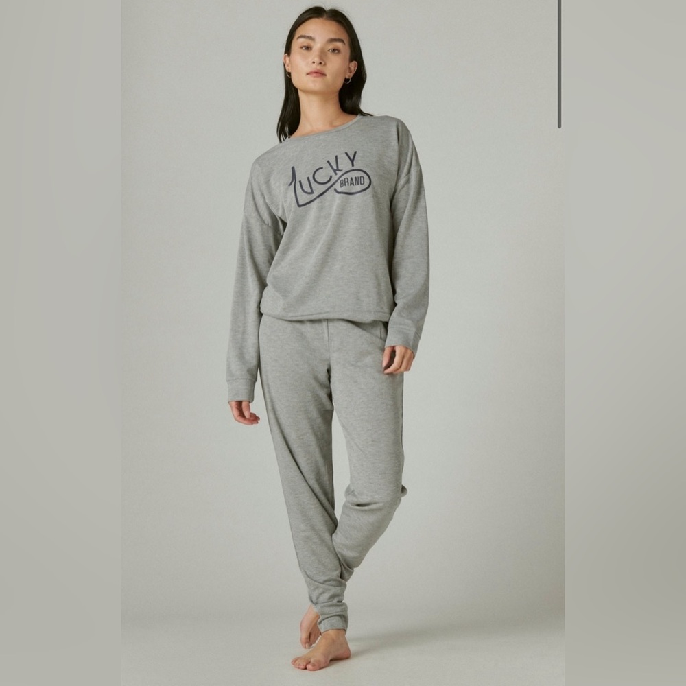 LUCKY BRAND LIKE NEW! WOMEN’S LOGO PULLOVER SWEATSHIRT IN LIGHT GRAY SIZE SMALL